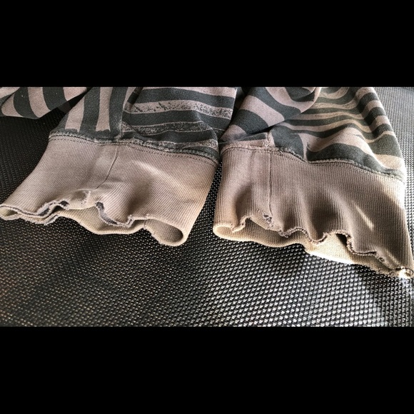 Volcom full zip hoodie, sweatshirt. - Picture 3 of 4